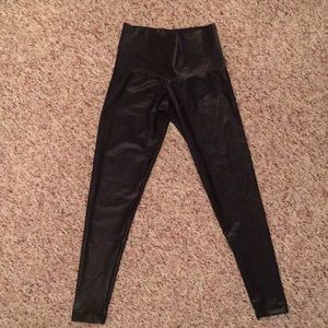 Shiny Black Liquido Active Leggings, Size Small